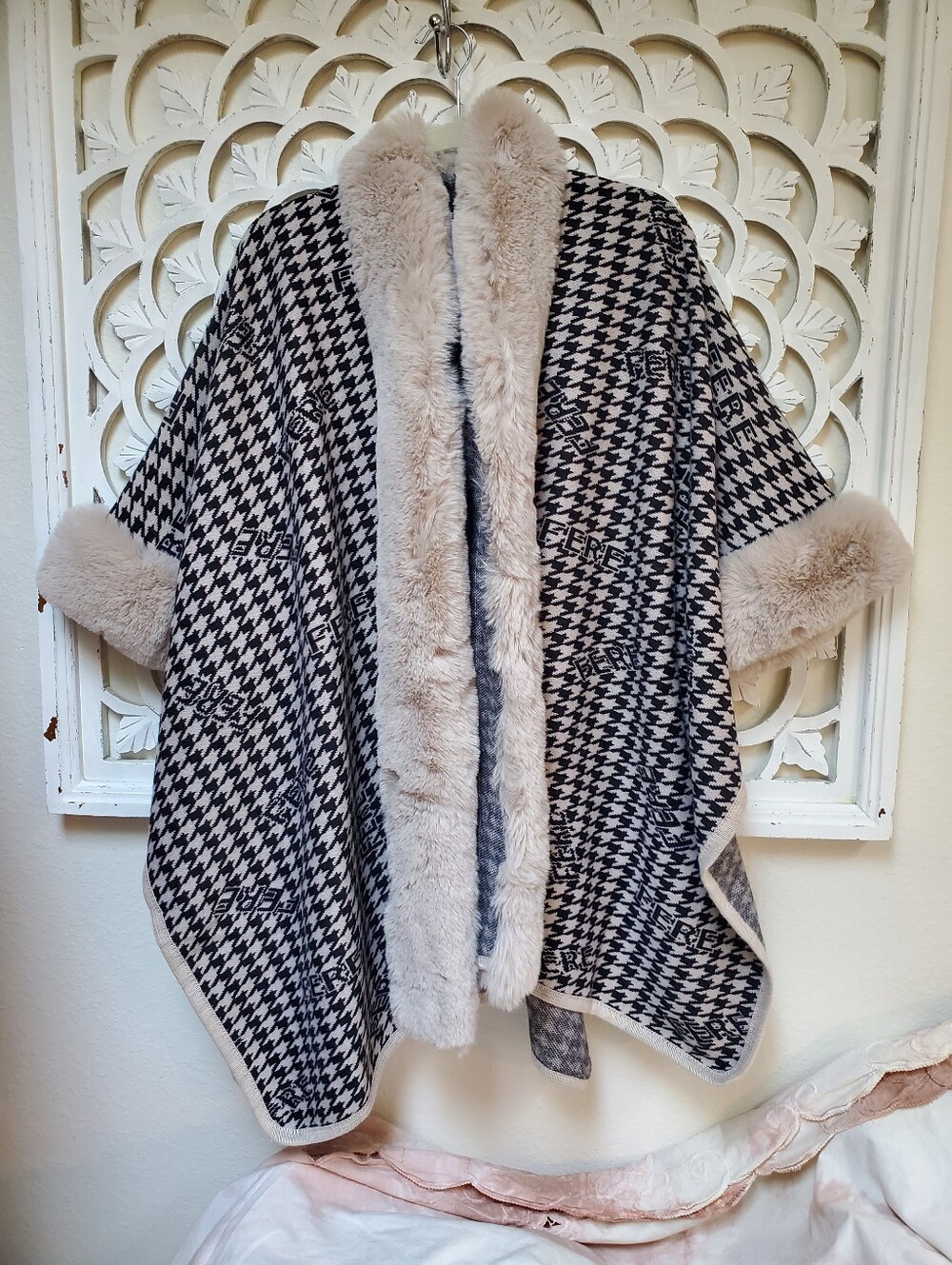 Faux Fur Lined Cape Poncho In Houndstooth Beige And Black NWT